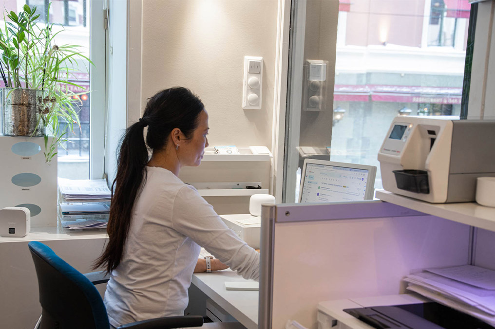 Dentalpark ansatt som jobber